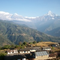 SHORT FAMILY TREKKING